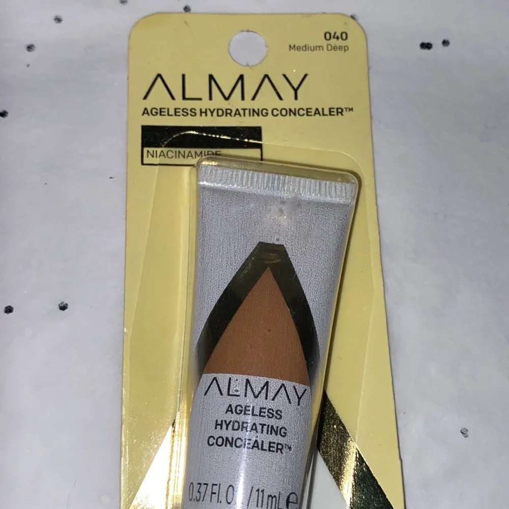 Almay Ageless hydrating Concealer stick Face Hyaluronic Acid 040 medium deep